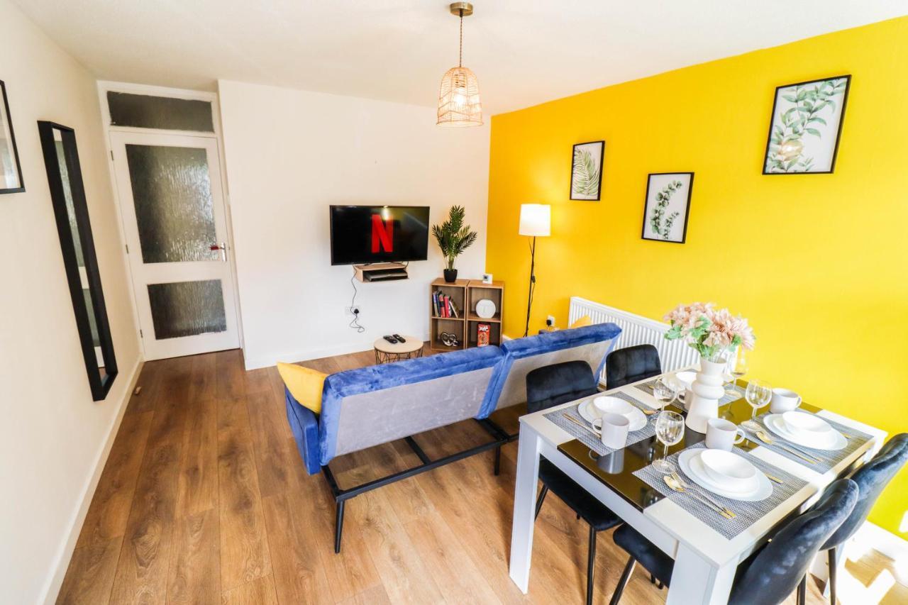 Spacious 1 Bed Flat-Free Parking Hillingdon Exterior photo